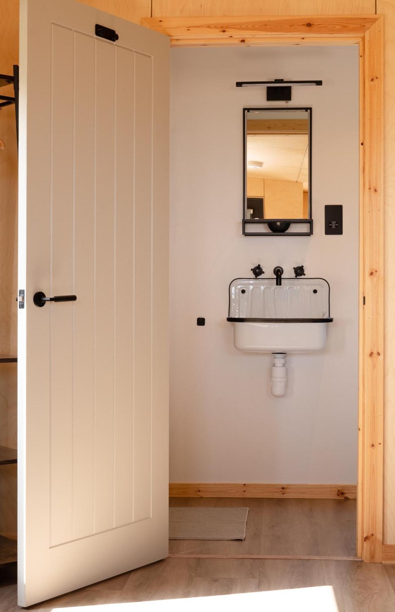 Rustic Cabins, Sea Views From Rewilded Farm With Highland Cows St Andrews Bagian luar foto