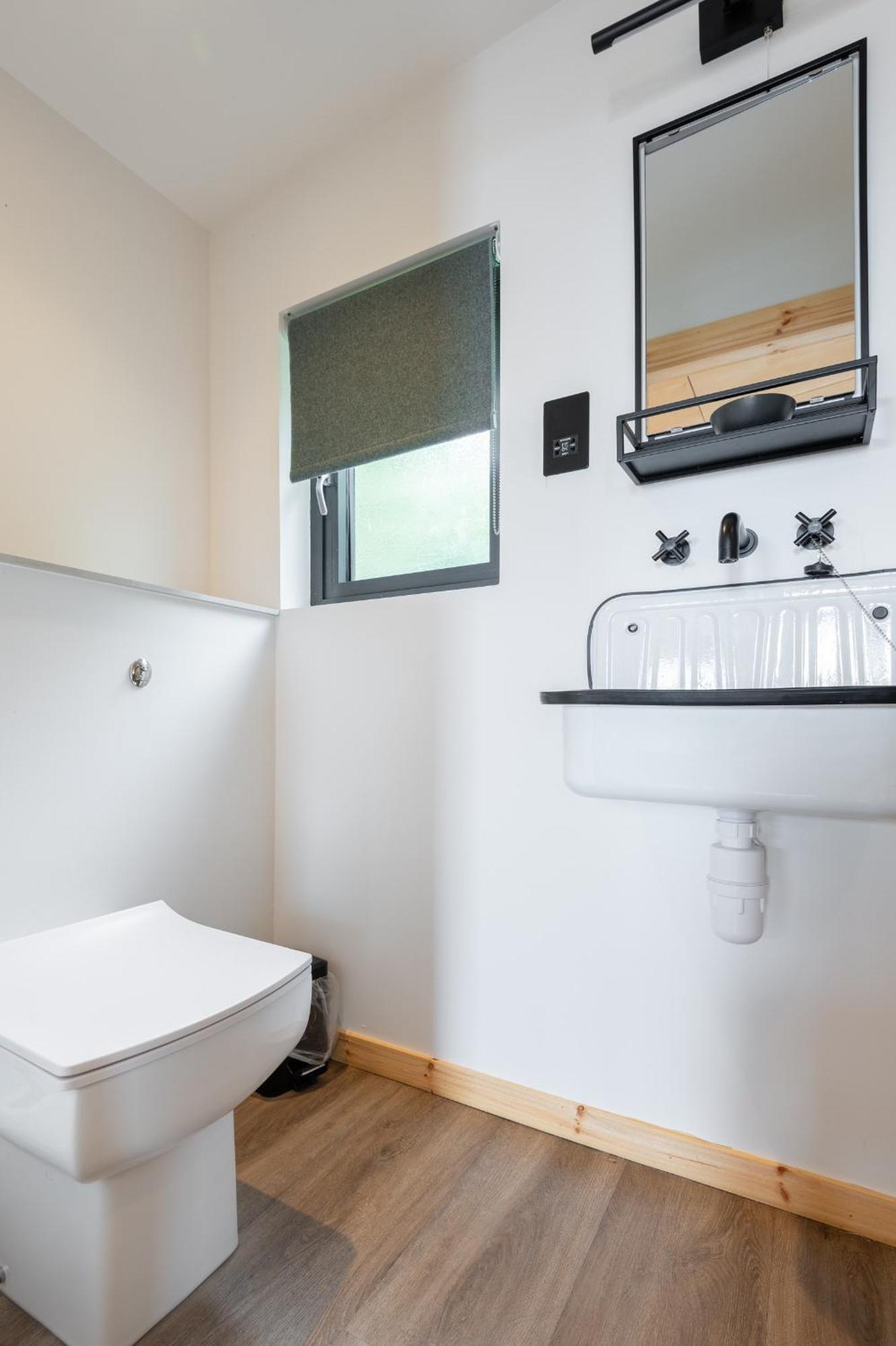 Rustic Cabins, Sea Views From Rewilded Farm With Highland Cows St Andrews Bagian luar foto