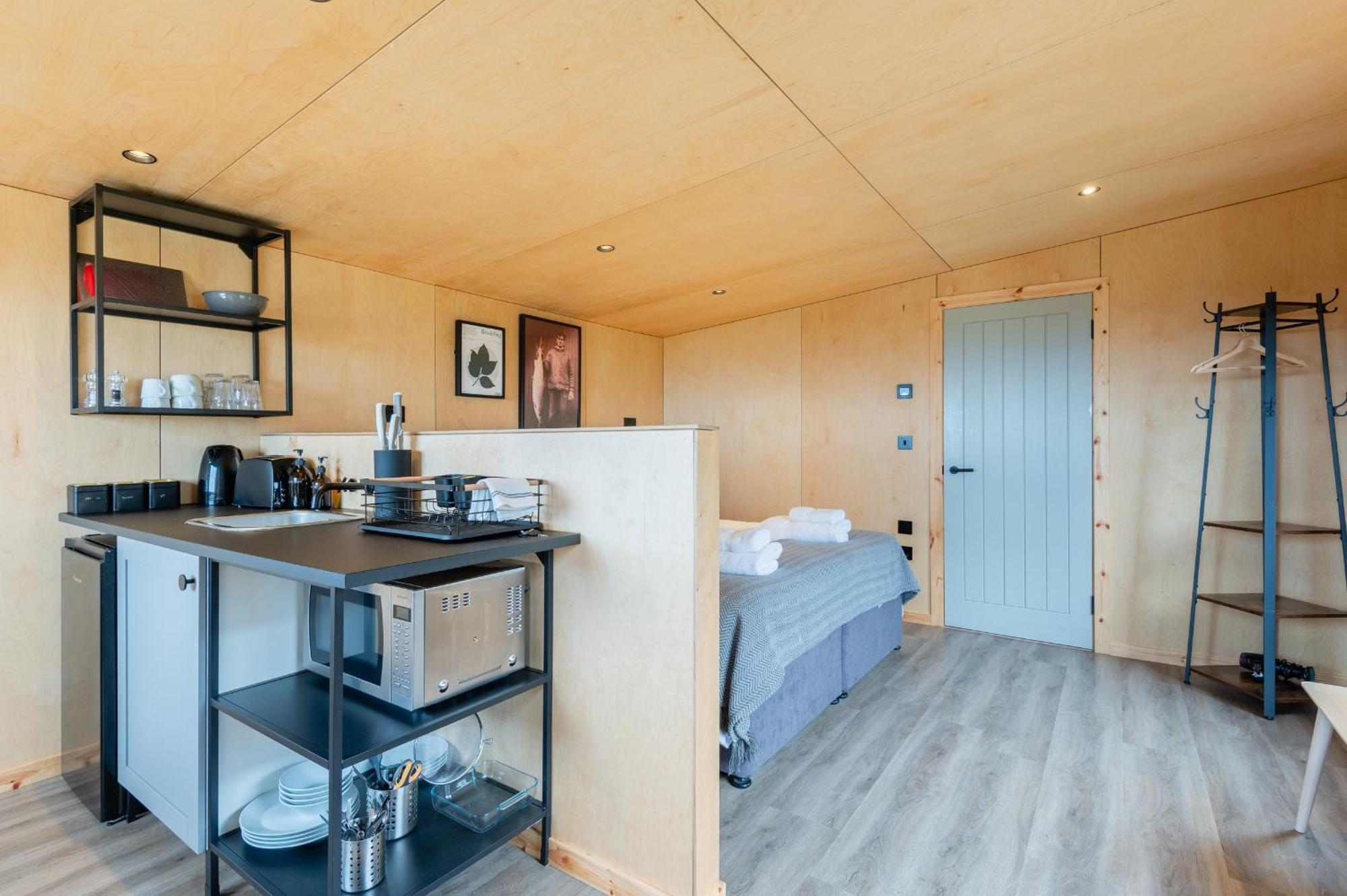 Rustic Cabins, Sea Views From Rewilded Farm With Highland Cows St Andrews Bagian luar foto